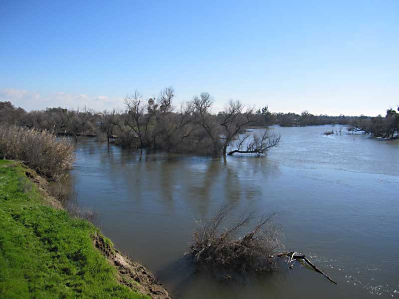 Confluence of San Joaquin and Merced in flood