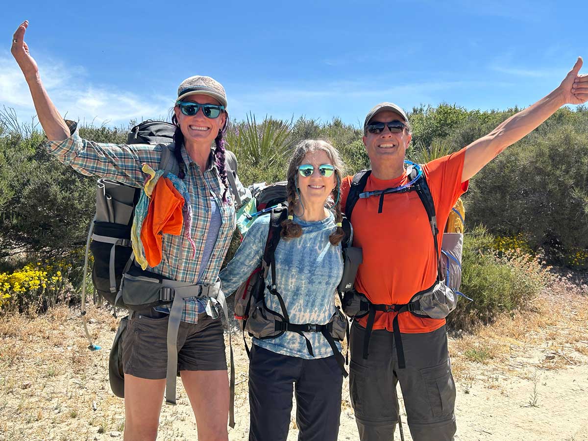 Group photo at the starting trailhead